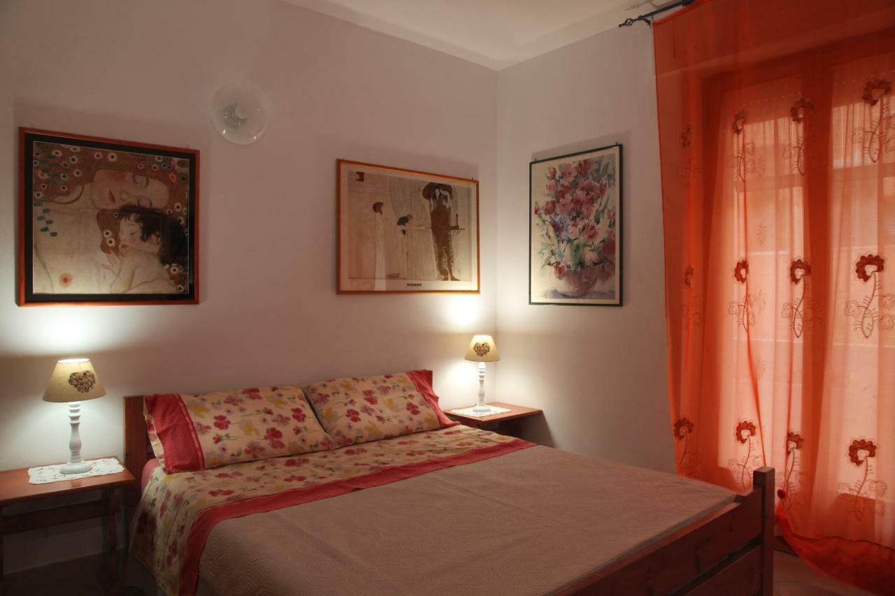 Ferienwohnung Casa Pireddu Cala Gonone Exterior foto